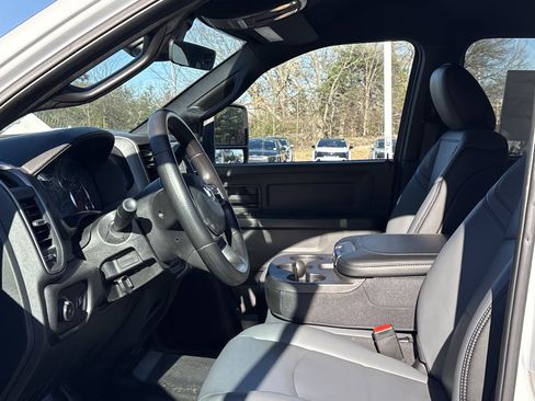 Used 2025 RAM 3500 Tradesman image 19