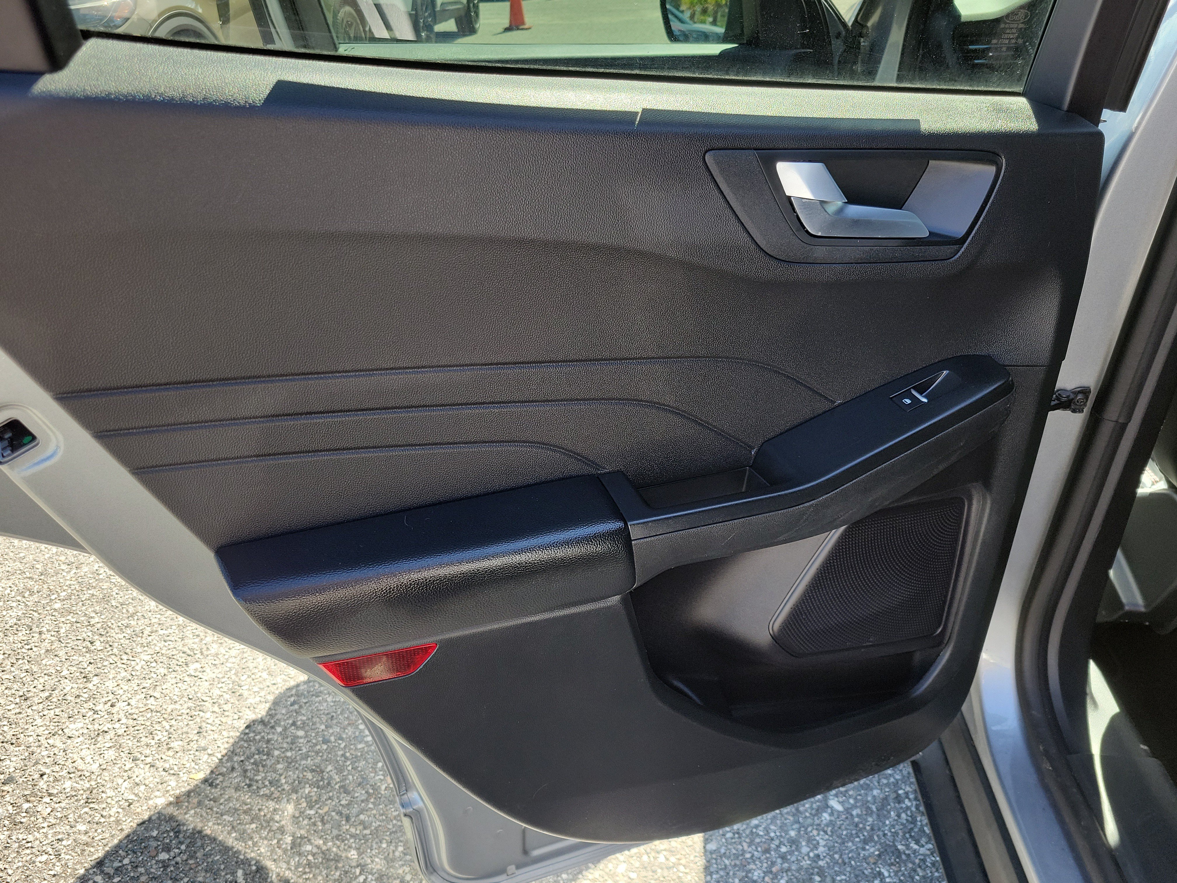 Used 2024 Ford Escape ST-Line FWD image 13