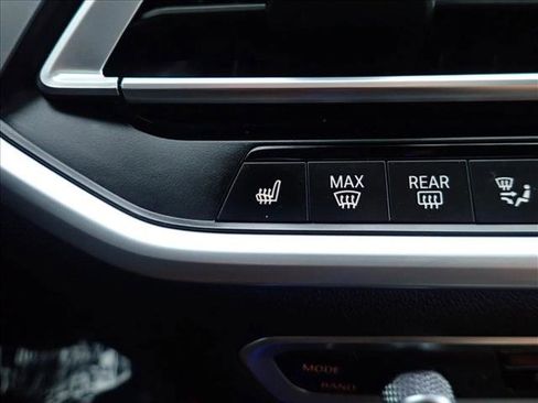 Used 2021 BMW X7 xDrive40i w/ M Sport Package image 21