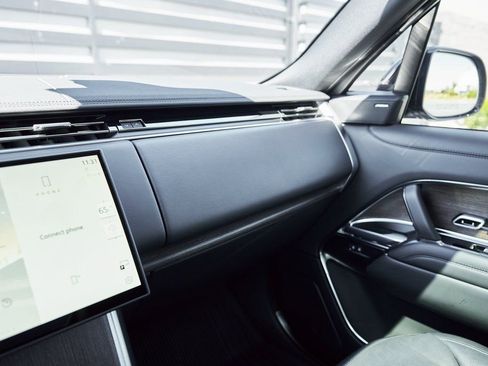 Used 2024 Land Rover Range Rover SE image 68