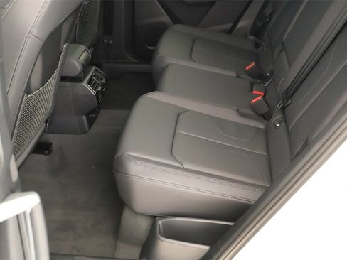 New 2025 Audi Q3 2.0T Premium image 28