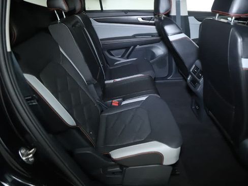 Certified 2024 Volkswagen Atlas Peak Edition SE AWD/4WD image 34