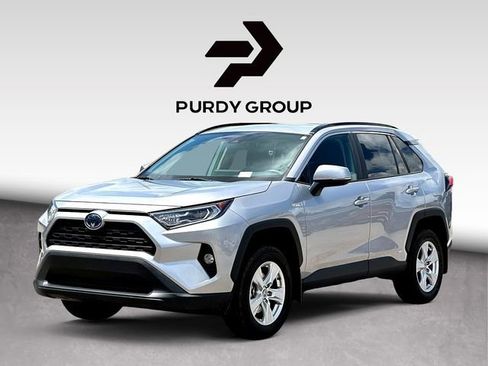 Used 2021 Toyota RAV4 XLE w/ Convenience Package image 4