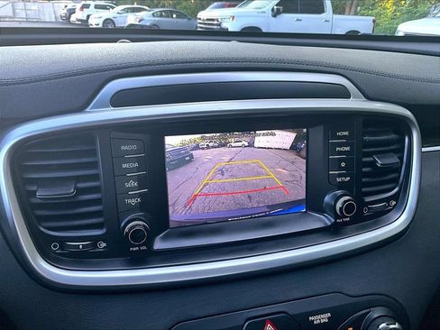 Used 2019 Kia Sorento AWD image 18
