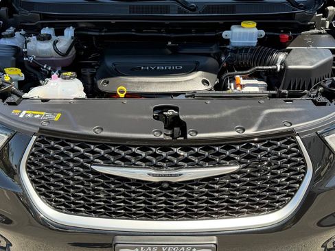 Certified 2023 Chrysler Pacifica Pinnacle FWD image 28