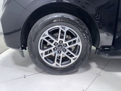 Used 2025 Ford Expedition Active image 10