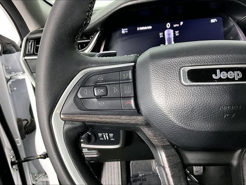 Used 2024 Jeep Grand Cherokee Limited w/ Black Appearance Package RWD image 18
