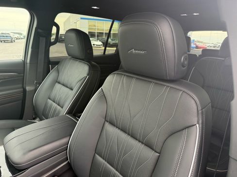 Used 2025 Buick Enclave Avenir w/ Super Cruise Package AWD/4WD image 20