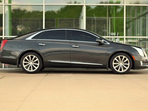 Used 2016 Cadillac XTS Luxury image 8