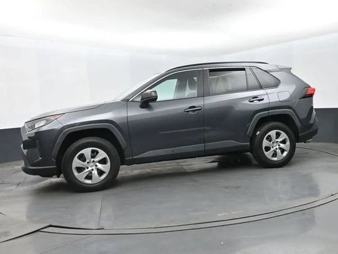 Used 2020 Toyota RAV4 LE FWD image 5