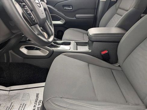 Used 2023 Nissan Frontier SV image 15