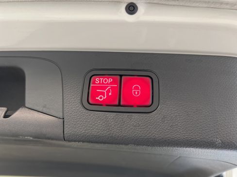 Used 2021 Mercedes-Benz GLC 300 4MATIC image 50