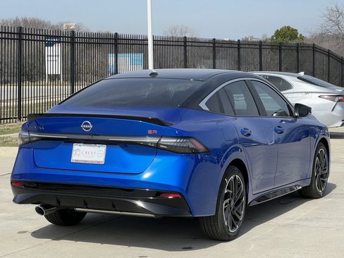 New 2026 Nissan Sentra SR w/ Floor Mat Package FWD image 4