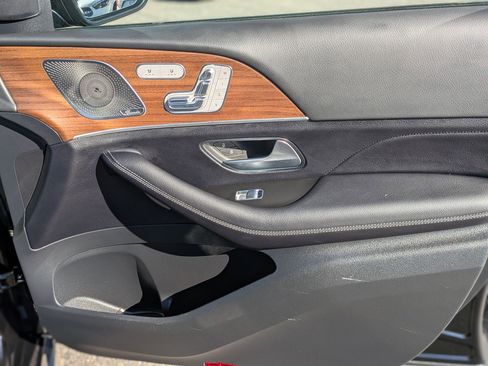 Certified 2025 Mercedes-Benz GLE 580 4MATIC image 38