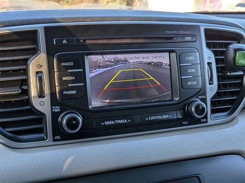 Used 2018 Kia Sportage LX image 14