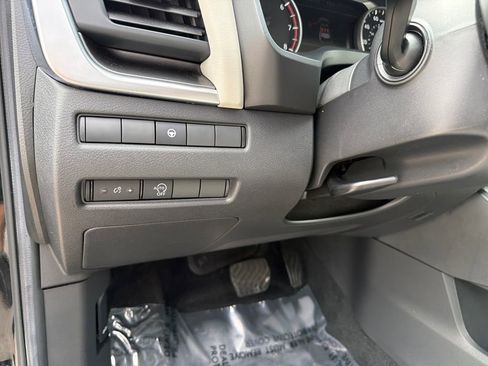 Used 2023 Nissan Rogue SV image 20