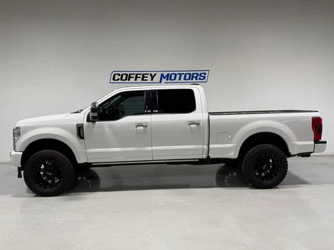 Used 2021 Ford F250 Platinum w/ FX4 Off-Road Package AWD/4WD image 3