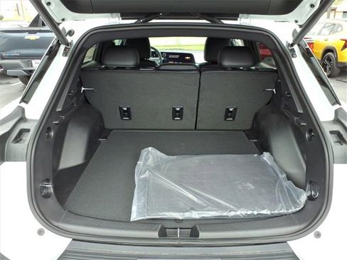 New 2026 Chevrolet Equinox EV LT image 4