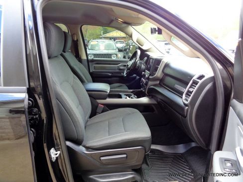 Used 2020 RAM 1500 Big Horn AWD/4WD image 26