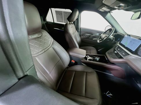 Used 2025 Ford Explorer Platinum w/ Ultimate Package AWD/4WD image 28