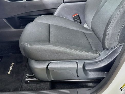 Used 2023 Nissan Rogue S AWD/4WD image 19