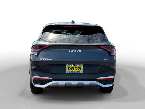 Used 2023 Kia Sportage LX AWD/4WD image 4