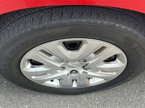 Used 2018 Dodge Journey SE FWD image 15