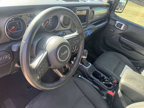 Used 2018 Jeep Wrangler Unlimited Sport S image 12