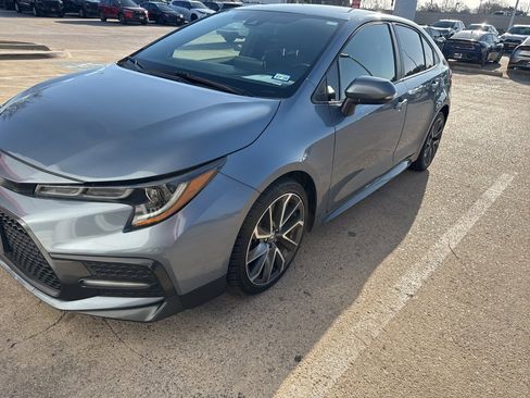Used 2020 Toyota Corolla SE w/ Carpet Mat Package (TMS) image 1