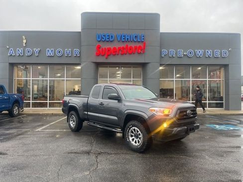 Used 2022 Toyota Tacoma SR image 1