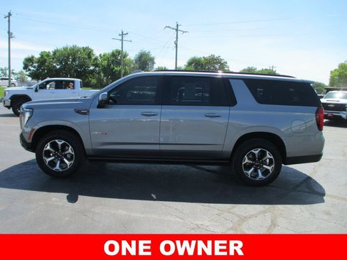 Used 2025 GMC Yukon XL AT4 Ultimate AWD/4WD image 10