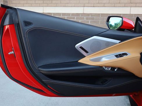 Used 2021 Chevrolet Corvette Stingray Premium Cpe w/ Z51 Performance Package RWD image 18