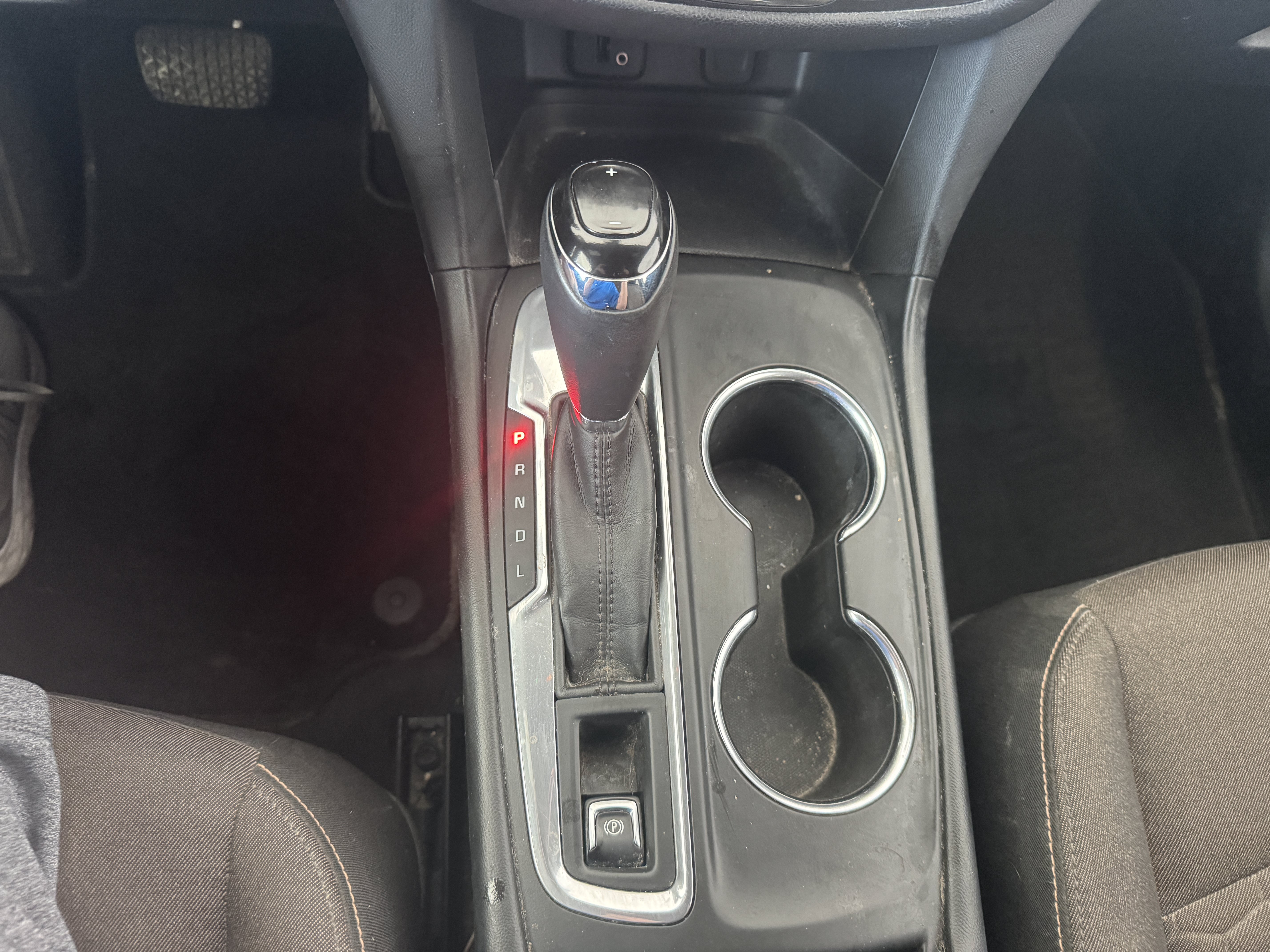 Used 2018 Chevrolet Equinox LT AWD/4WD image 16
