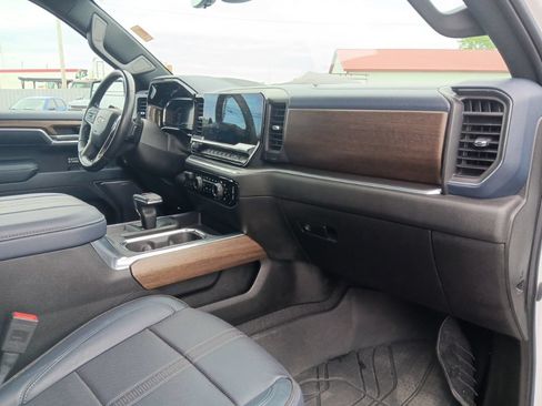 Used 2023 Chevrolet Silverado 1500 High Country w/ Technology Package AWD/4WD image 33