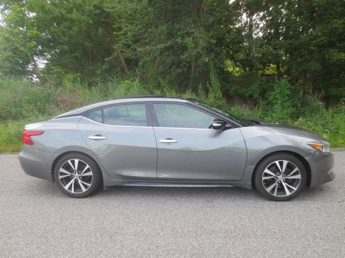 Used 2017 Nissan Maxima Platinum FWD image 12