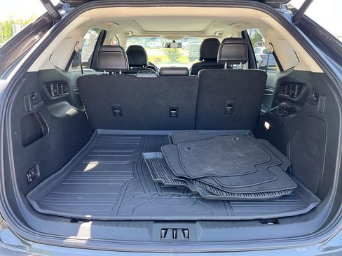 Used 2018 Ford Edge Titanium w/ Equipment Group 301A AWD/4WD image 5