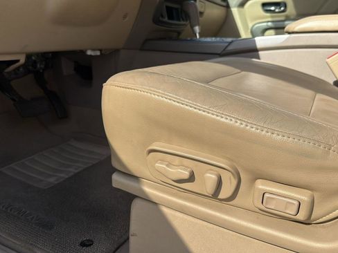 Used 2015 Nissan Armada Platinum image 10