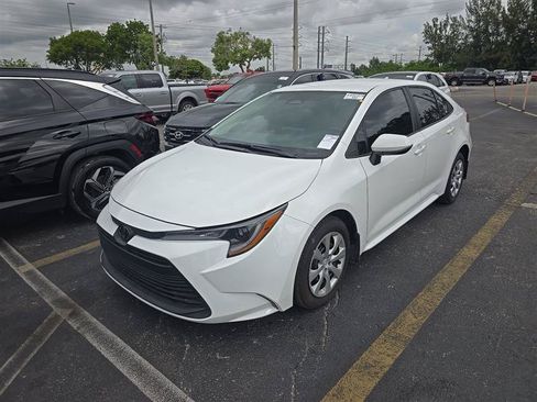 Used 2026 Toyota Corolla LE FWD image 6