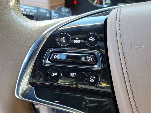 Used 2020 Cadillac Escalade Platinum image 25