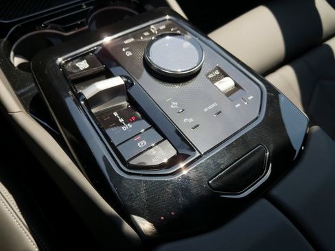 New 2027 BMW 530i w/ M Sport Package RWD image 9