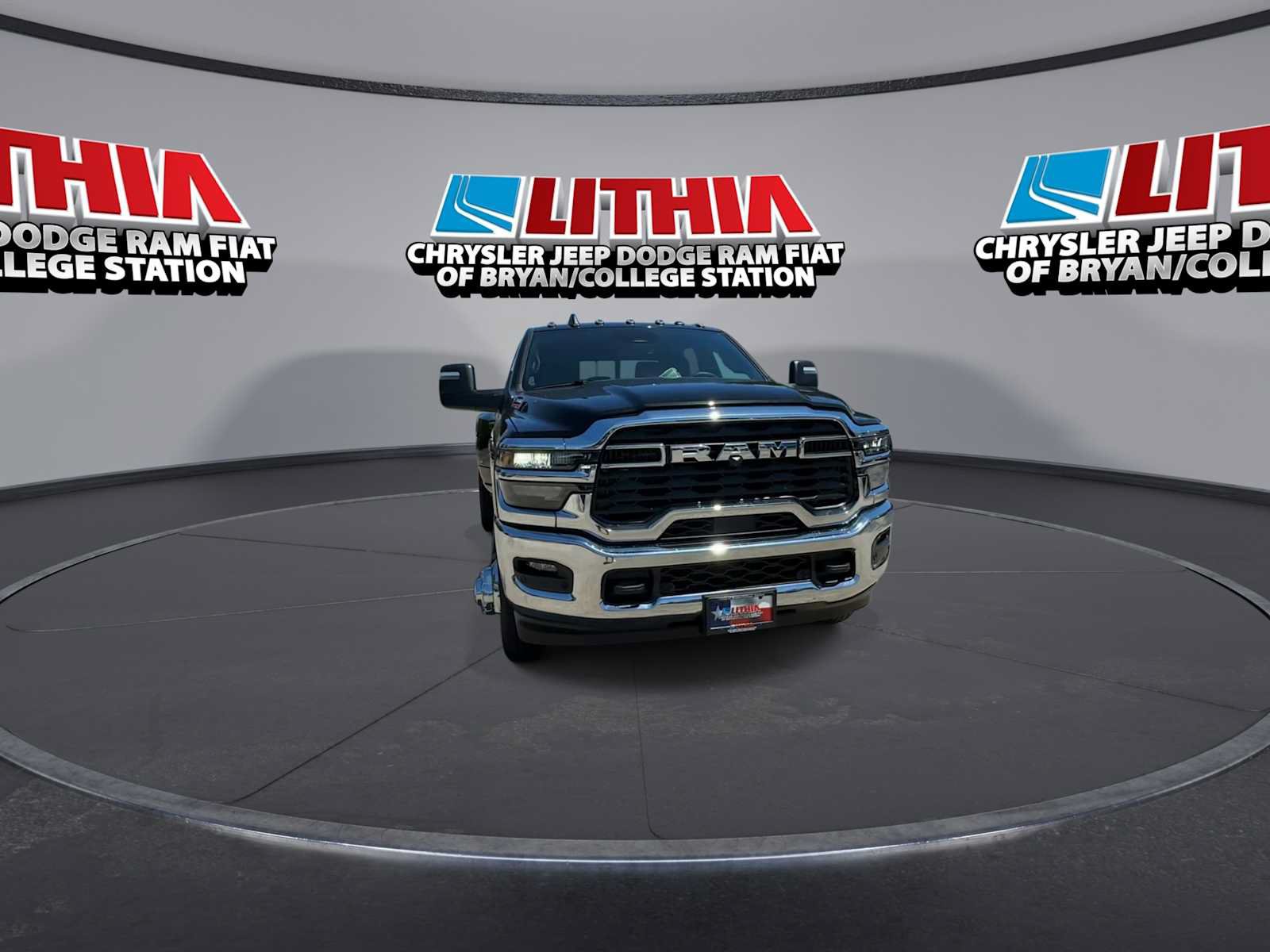 New 2026 RAM 3500 Tradesman AWD/4WD image 4