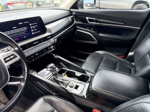 Used 2023 Kia Telluride S w/ S Sunroof Package FWD image 21
