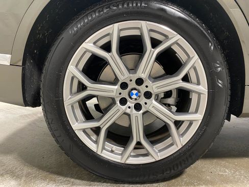 Used 2025 BMW X7 xDrive40i w/ Climate Comfort Package image 30