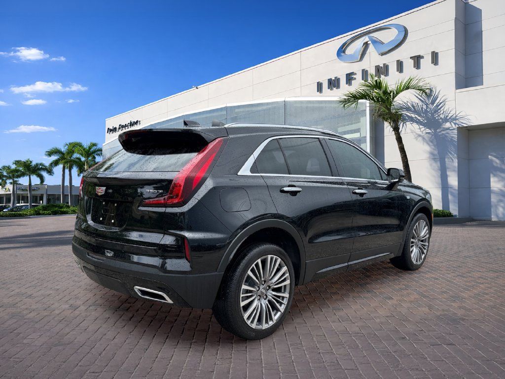 Used 2024 Cadillac XT4 Premium Luxury FWD image 7