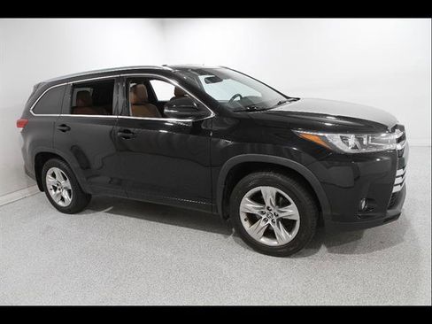 Used 2018 Toyota Highlander Limited AWD/4WD image 1