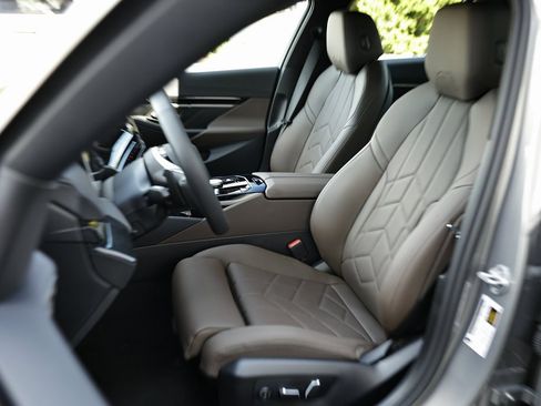 Used 2026 BMW 530i w/ Premium Package image 22