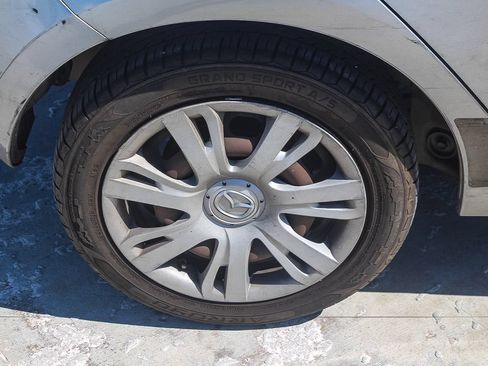 Used 2011 MAZDA MAZDA2 Sport FWD image 9