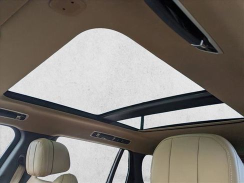 New 2026 Land Rover Range Rover Long Wheelbase SE AWD/4WD image 17