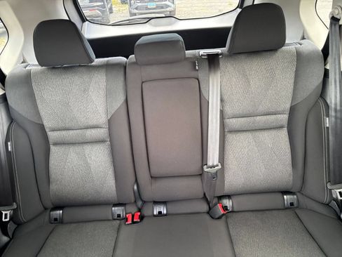 Used 2025 Nissan Rogue SV AWD/4WD image 31
