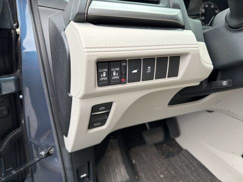 Used 2025 Honda Odyssey EX-L image 14